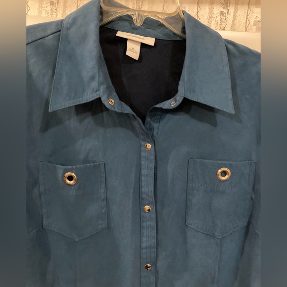 Ladies Size XL Dress Barn Teal Button Down Long Sleeve W/Detail Circles - Picture 4 of 14
